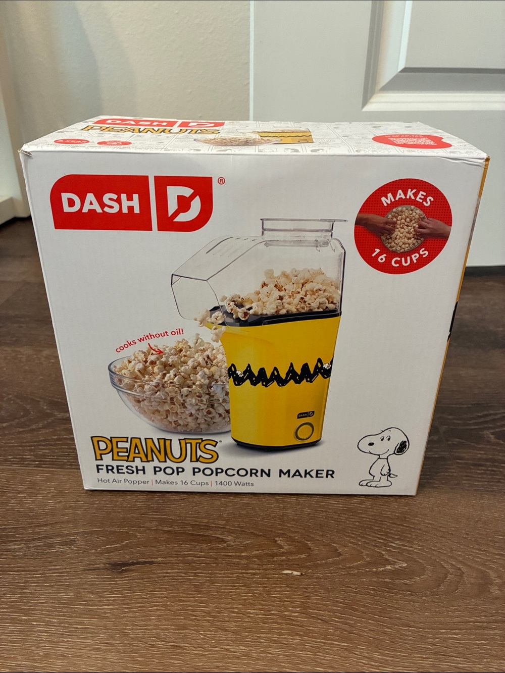 New Dash Fresh Pop Popcorn Maker. Peanuts Charlie Brown. Hot Air Popper